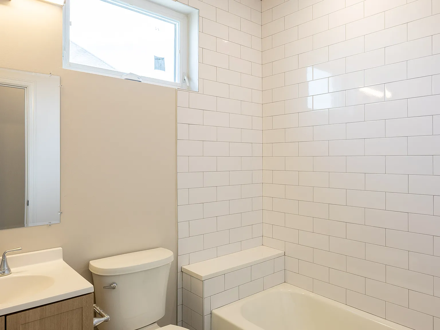 3 bed, 1300 sqft, $2,450 — Photo 4