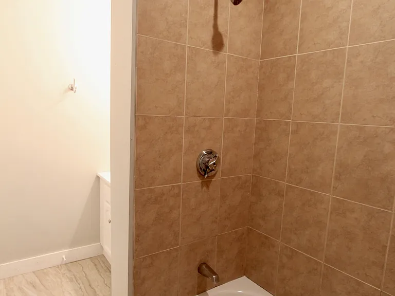 327 Main St #4 — Photo 4