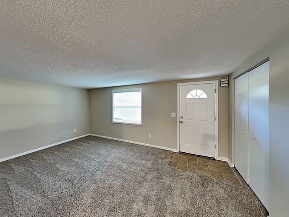 3rd image of 2816 Commanche Ave