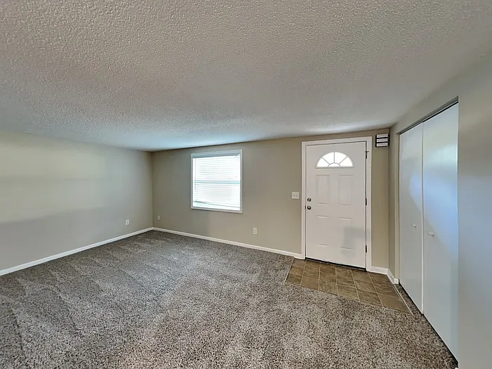 2816 Commanche Ave — Photo 3