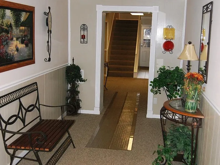 629 Broadmoor Dr #G — Photo 2