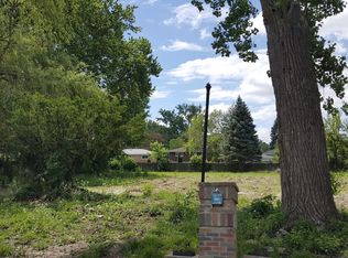 7911 W 101st St, Palos Hills, IL