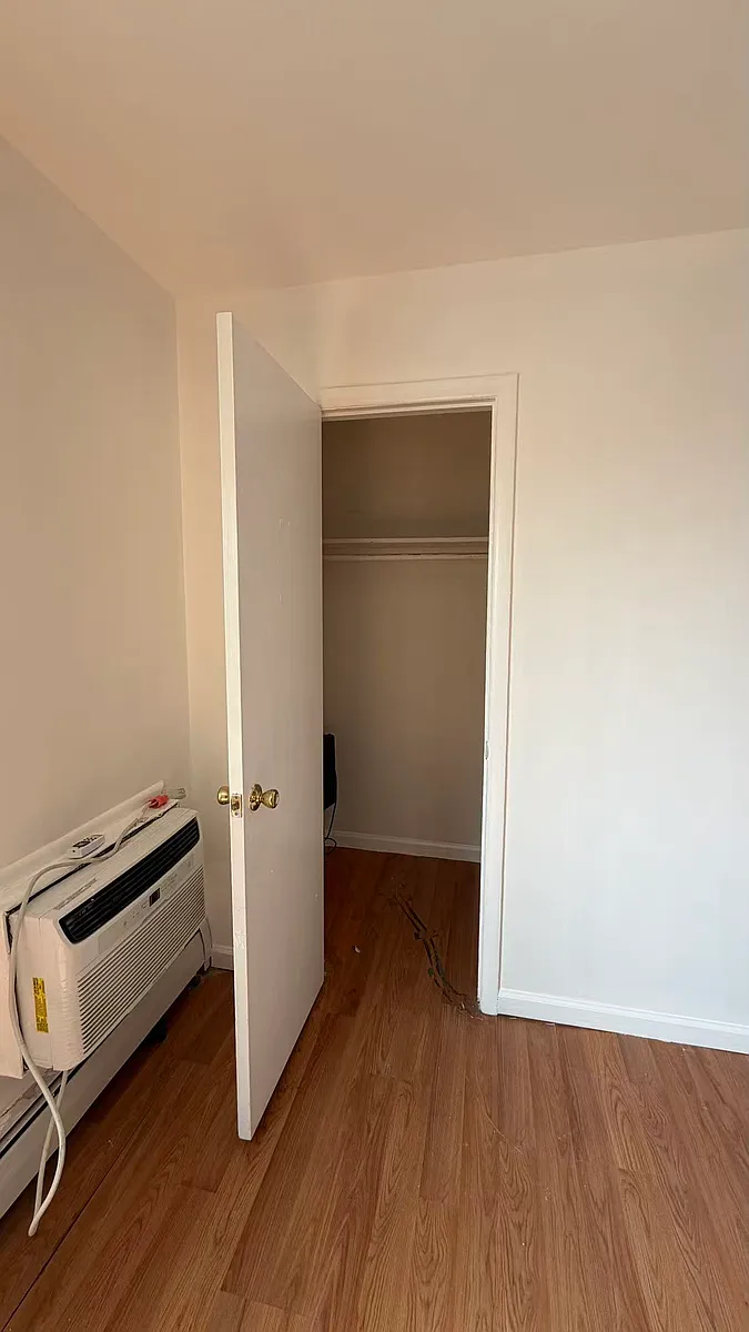 Building Photo - 622 Hylan Blvd #2