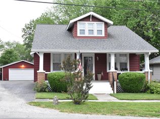 105 S Chamberlin St, Lebanon, IL 62254