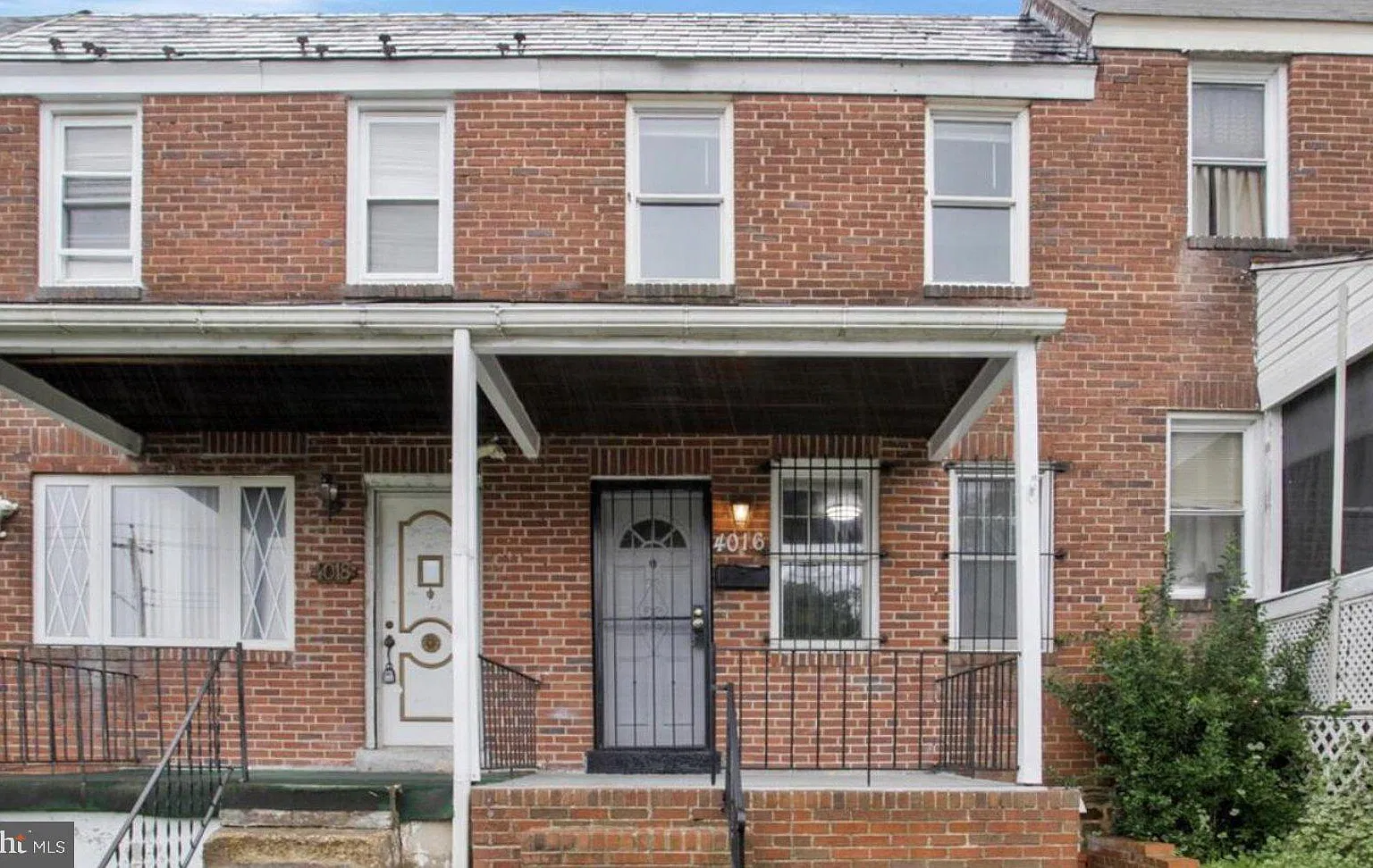 3 bed, 2.0 bath, 977 sqft, $2,000 — Photo 1