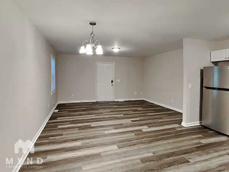 729 Chandler Ave — Photo 4