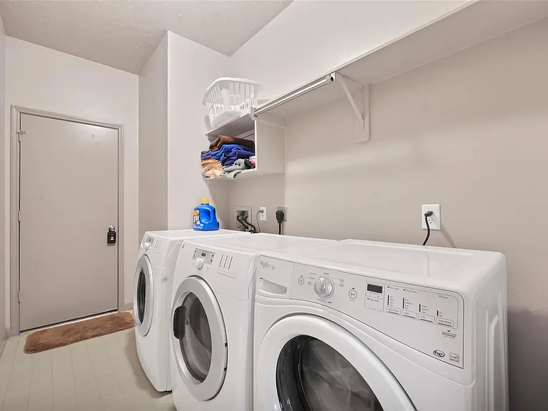 10102 White Oak Trail Ln — Photo 13