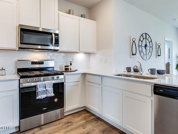 7th image of this home