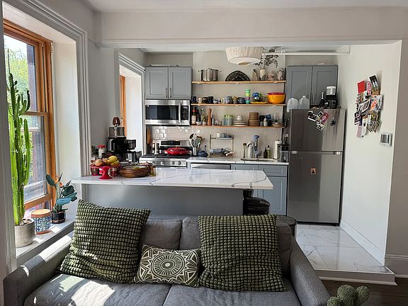 4th image of 234 Washington Ave APT 4