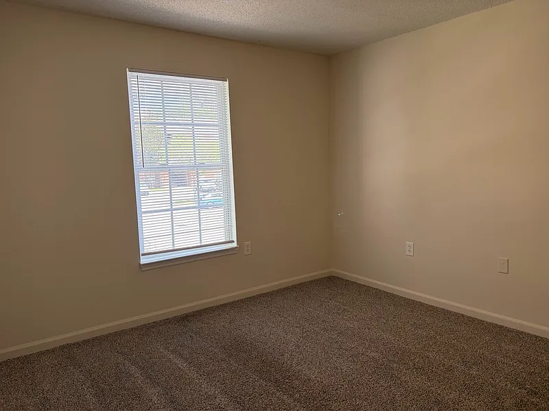 3 bed, 3.0 bath, 1264 sqft, $1,200 — Photo 4