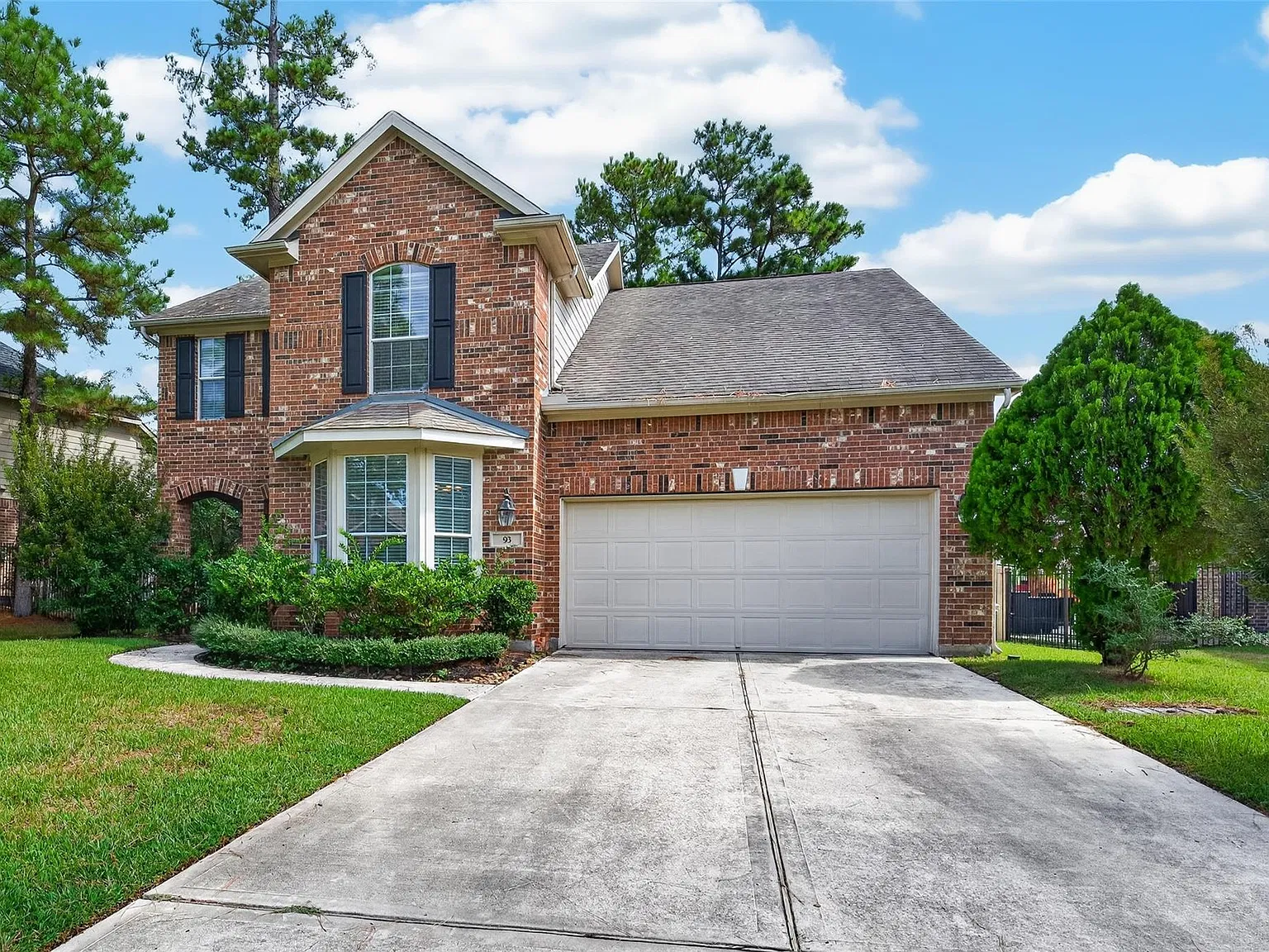 4 bed, 2.5 bath, 2571 sqft, $3,390 — Photo 2