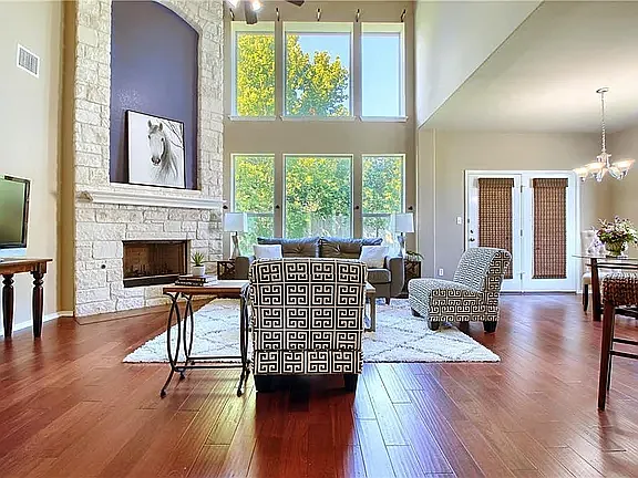 5 bed, 2861 sqft, $3,500 — Photo 3