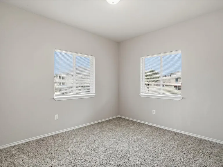 514 E Hazelwood St #B — Photo 26