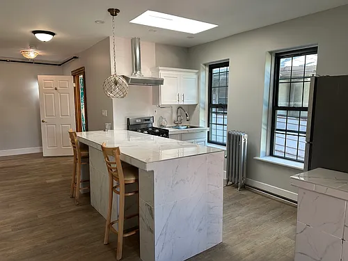 643 N Main St #2 Photo 1