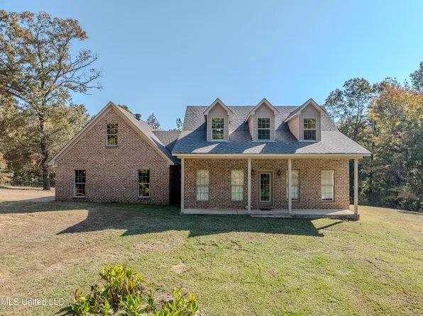1291 Crockett Rd, Senatobia, MS 38668