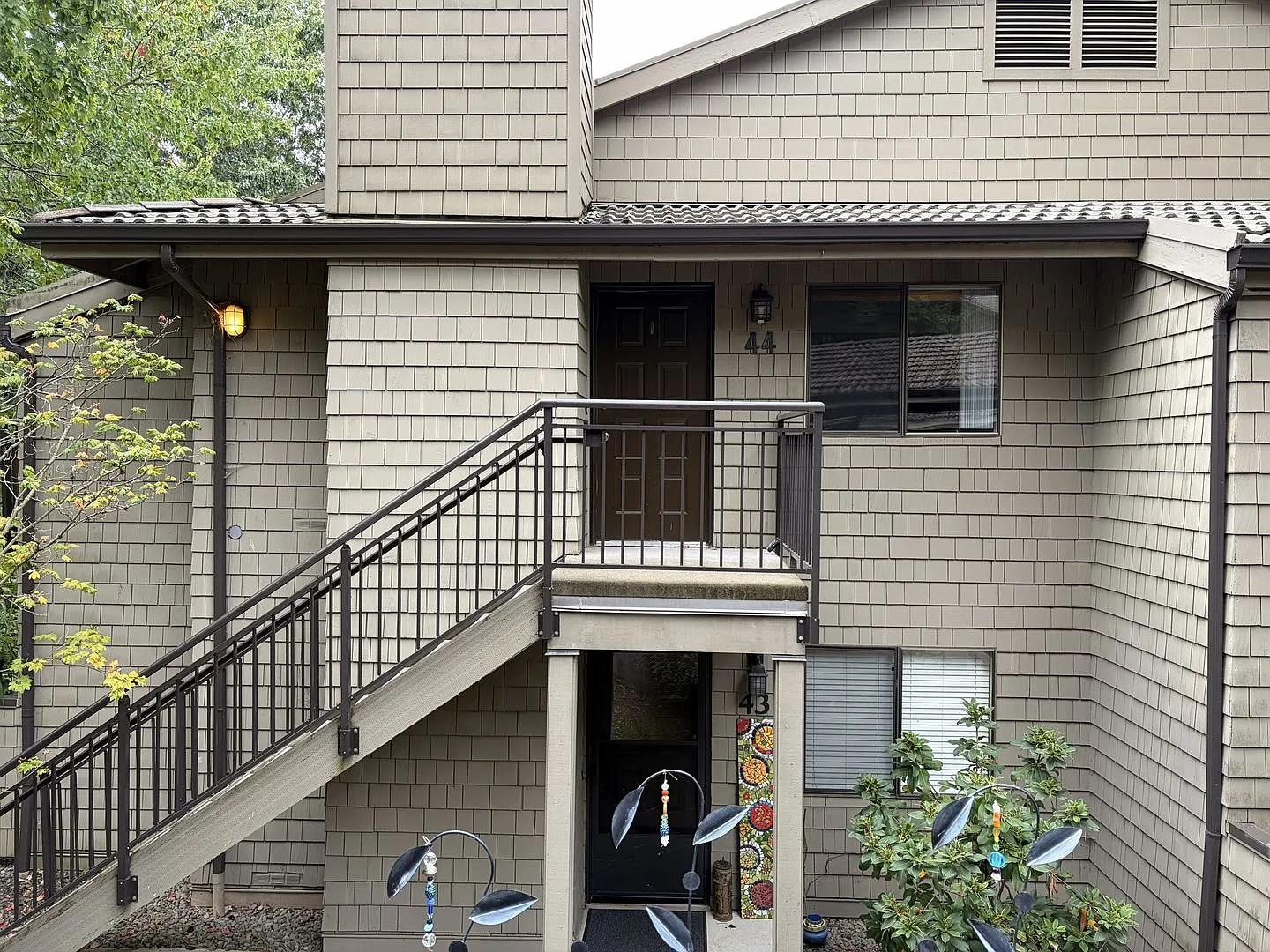 Mountain Park 2-Bedroom Condo with Spacious Kitchen, Private Deck, Pool & Community Amenities — Photo 2