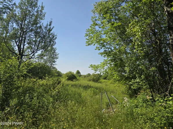 612 Beach Lake Hwy, Honesdale, PA 18431