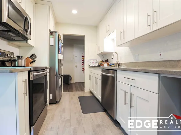 1208 Greendale Ave APT 234, Needham, MA 02492