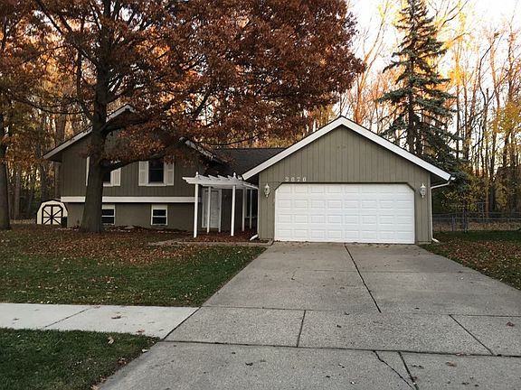 2nd image of 3876 Bristol Dr