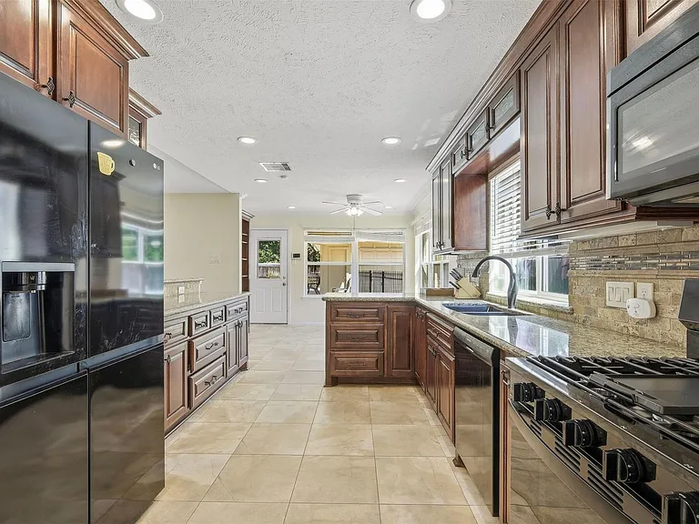 3807 Glenwood Springs Dr — Photo 9