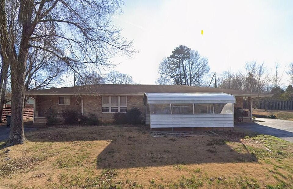 1st image of 3967 Webb Rd