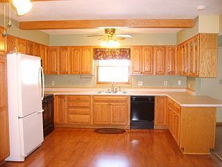 2nd image of 2002 Edgebrook Dr