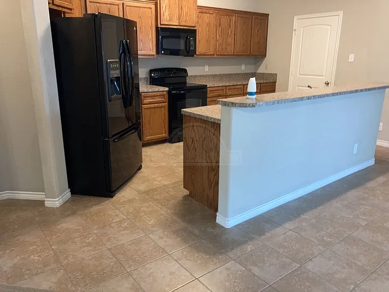 2604 Tarrant County Dr — Photo 6