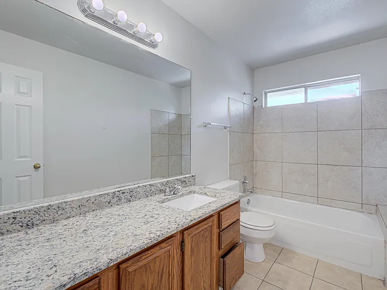 1411 Prentice St — Photo 22