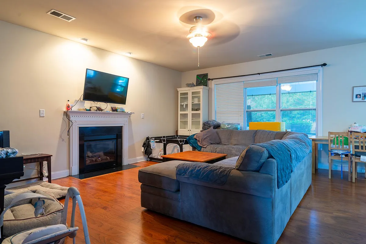 Building Photo - 435 Castlebury Ct