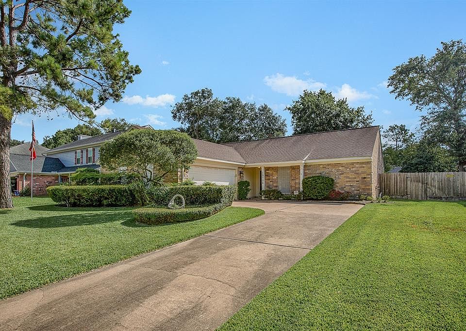 1st image of 15706 Pinyon Creek Dr