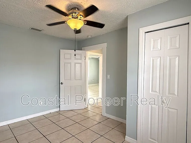 2308 E 15th Ave — Photo 9