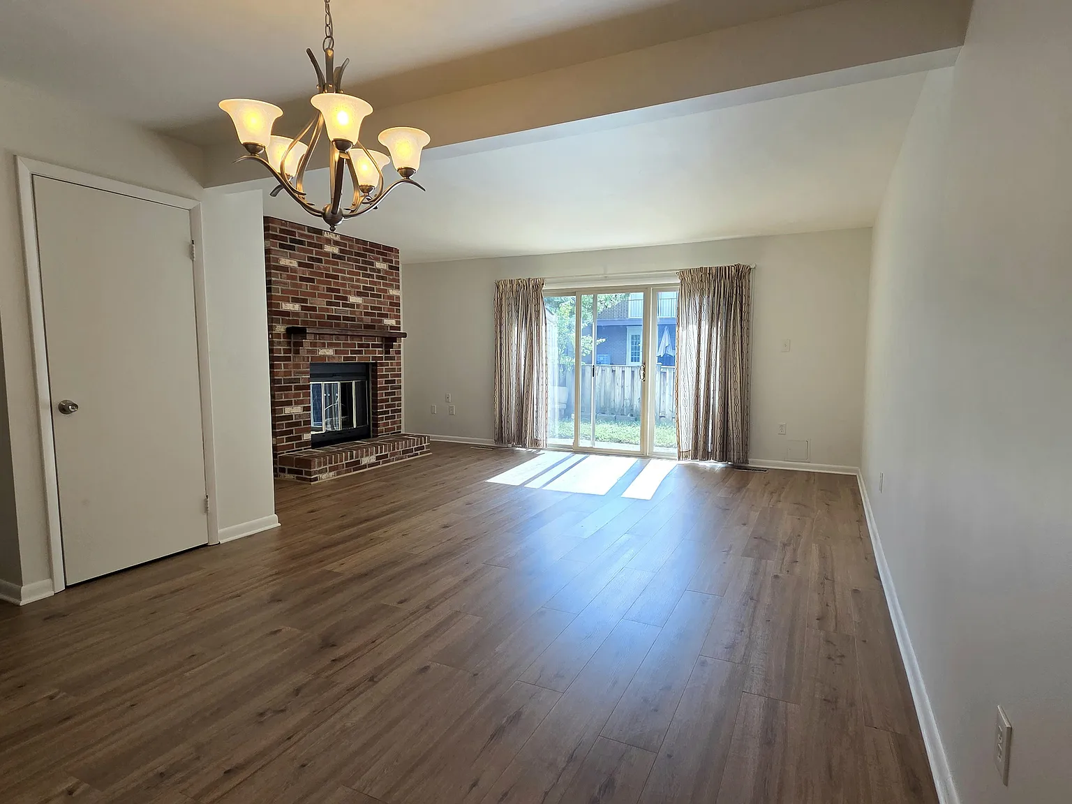 3 bed, 1460 sqft, $2,900 — Photo 4