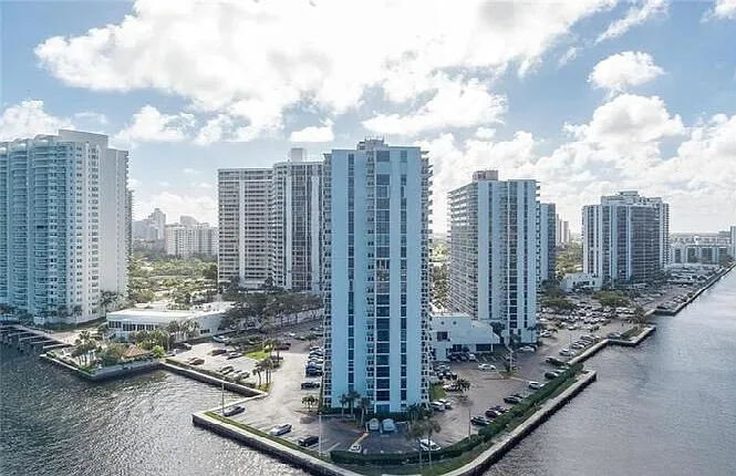 2 bed, 1133 sqft, $2,800 — Photo 3