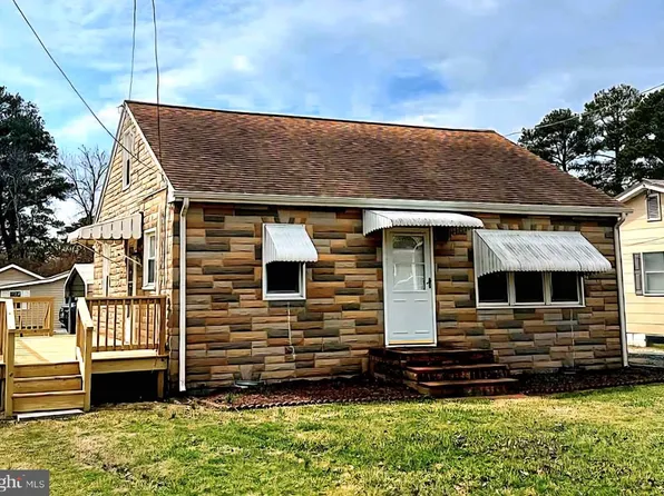 7158 Bunting Rd, Chincoteague, VA 23336