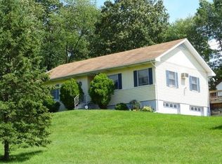 14 Mulberry Ln, Poughkeepsie, NY 12603