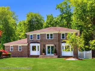 27 Washington Ave, Morganville, NJ 07751
