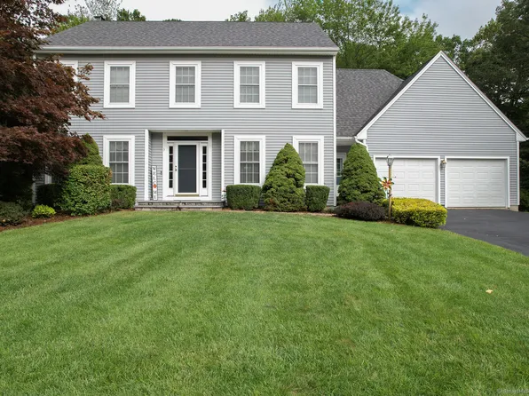 3 Compass Rock Lane, Wallingford, CT 06492