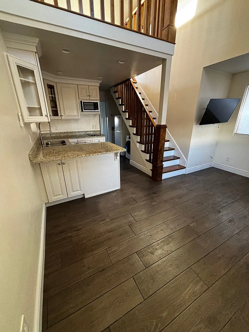Commercial or Resident — Photo 3