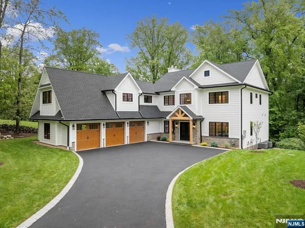 20 Aronow Pl, Mahwah, NJ 07430