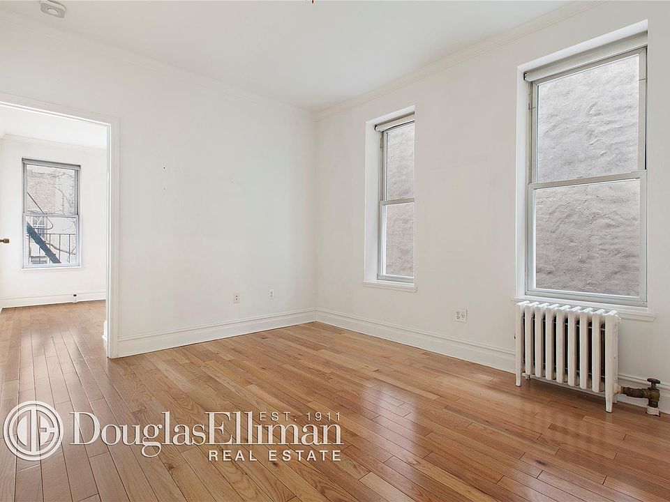 2nd image of 110 E 1st St APT 12