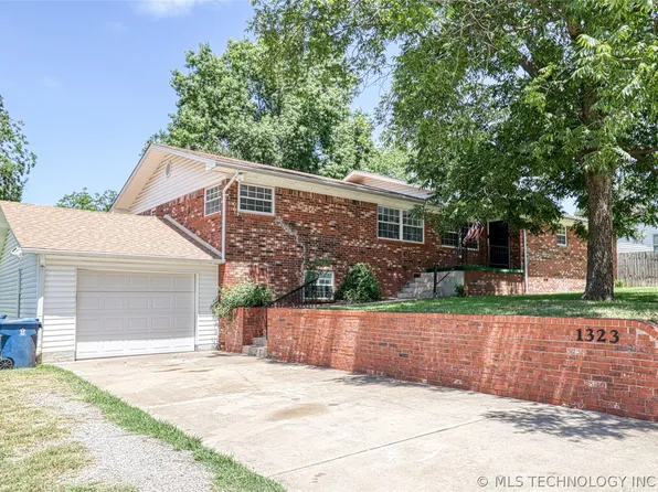 1323 N 2nd St, McAlester, OK 74501