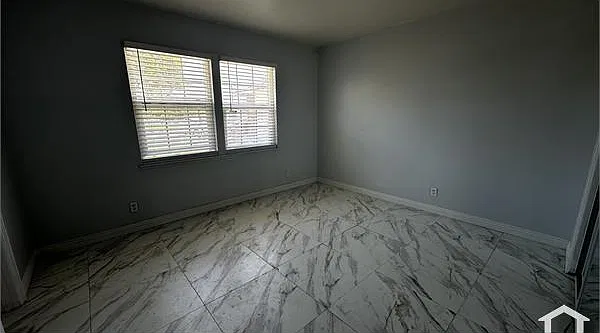 4 bed, 1378 sqft, $4,200 — Photo 4