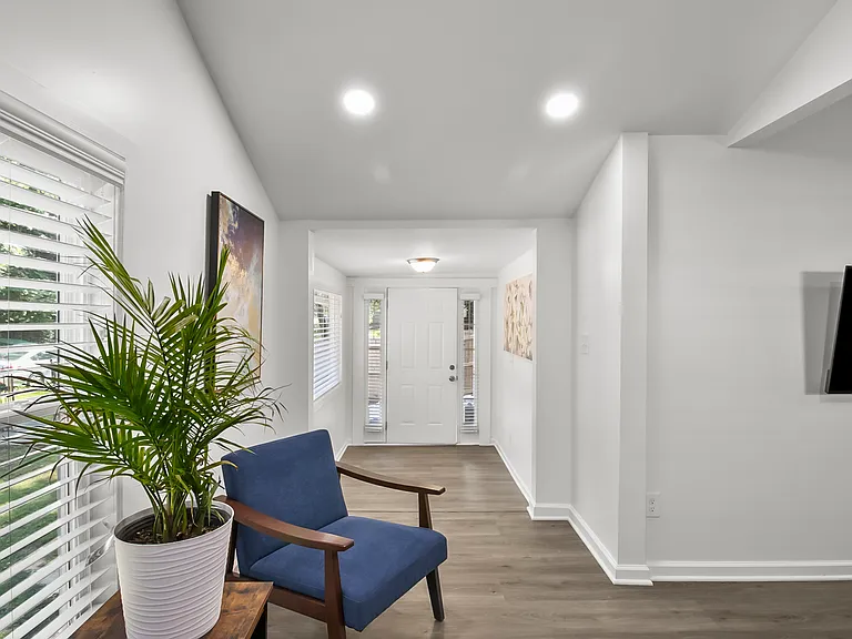 1135 Hillcrest Dr SE — Photo 26