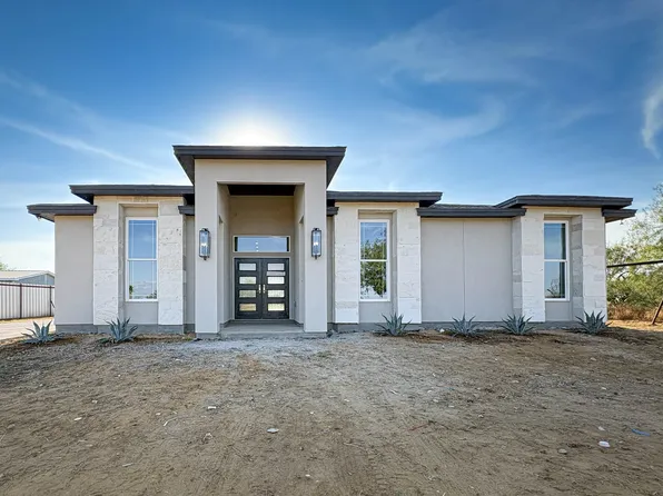 134 River Dr, Zapata, TX 78076