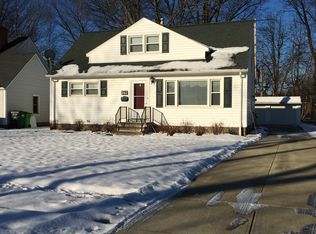 242 E 284th St, Eastlake, OH