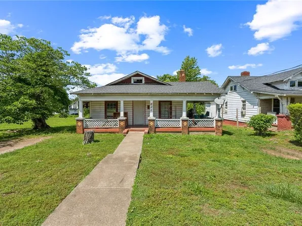 821 Moravia St, Winston Salem, NC 27107