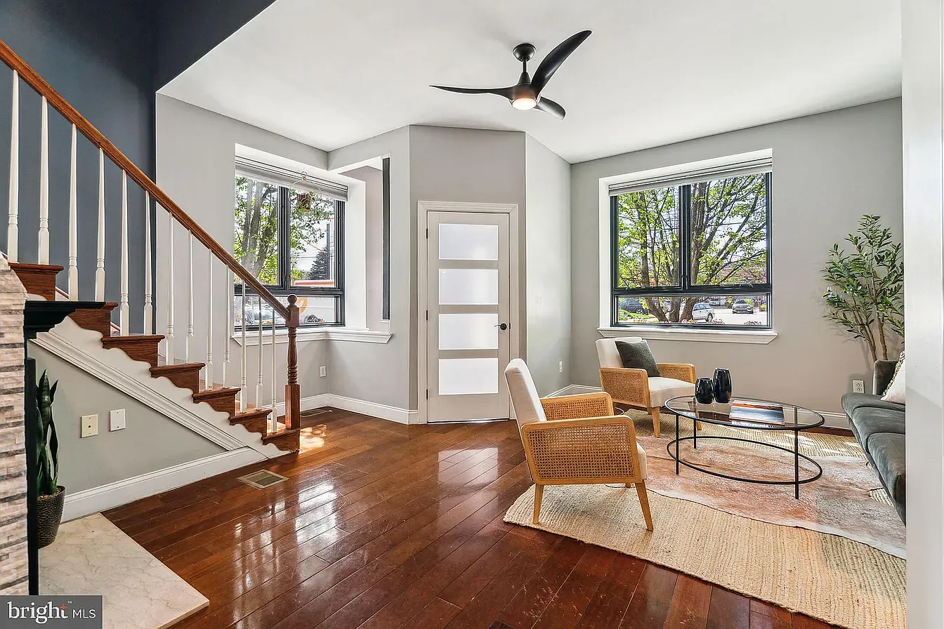 4 bed, 2330 sqft, $3,850 — Photo 3