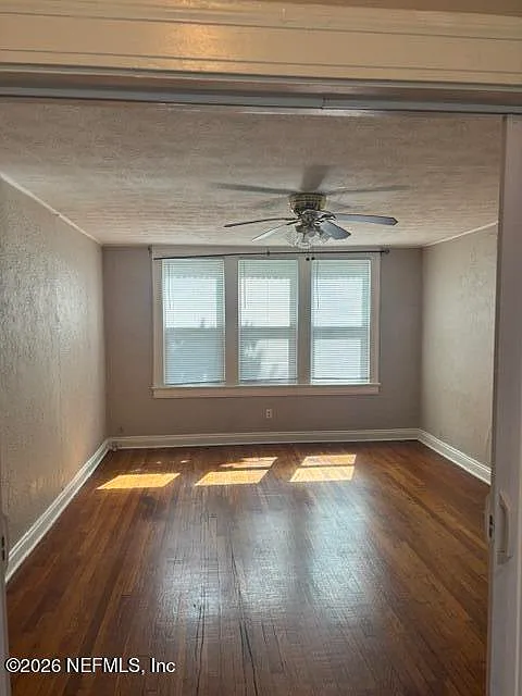 1 bed, 1.0 bath, 880 sqft, $1,200 — Photo 2