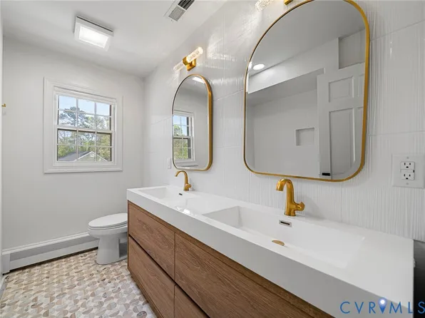 2931 Scherer Dr, North Chesterfield, VA 23235