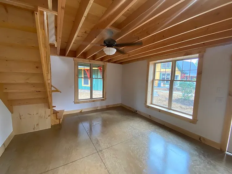 52 Main St #10 — Photo 10